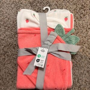 Strawberry Print Baby Blanket Set